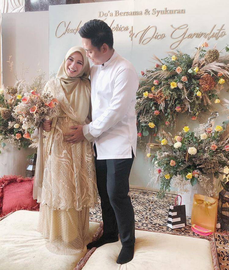 potret outfit pakai kebaya syar'i ala Chaca Frederica (instagram.com/chafrederica)