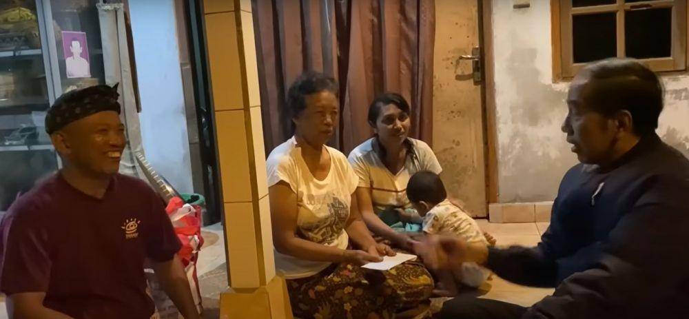 Jokowi bertemu lansia di Kabupaten Gianyar, Rabu (1/2/2023). (Tangkapan layar/YouTube Sekretariat Presiden)