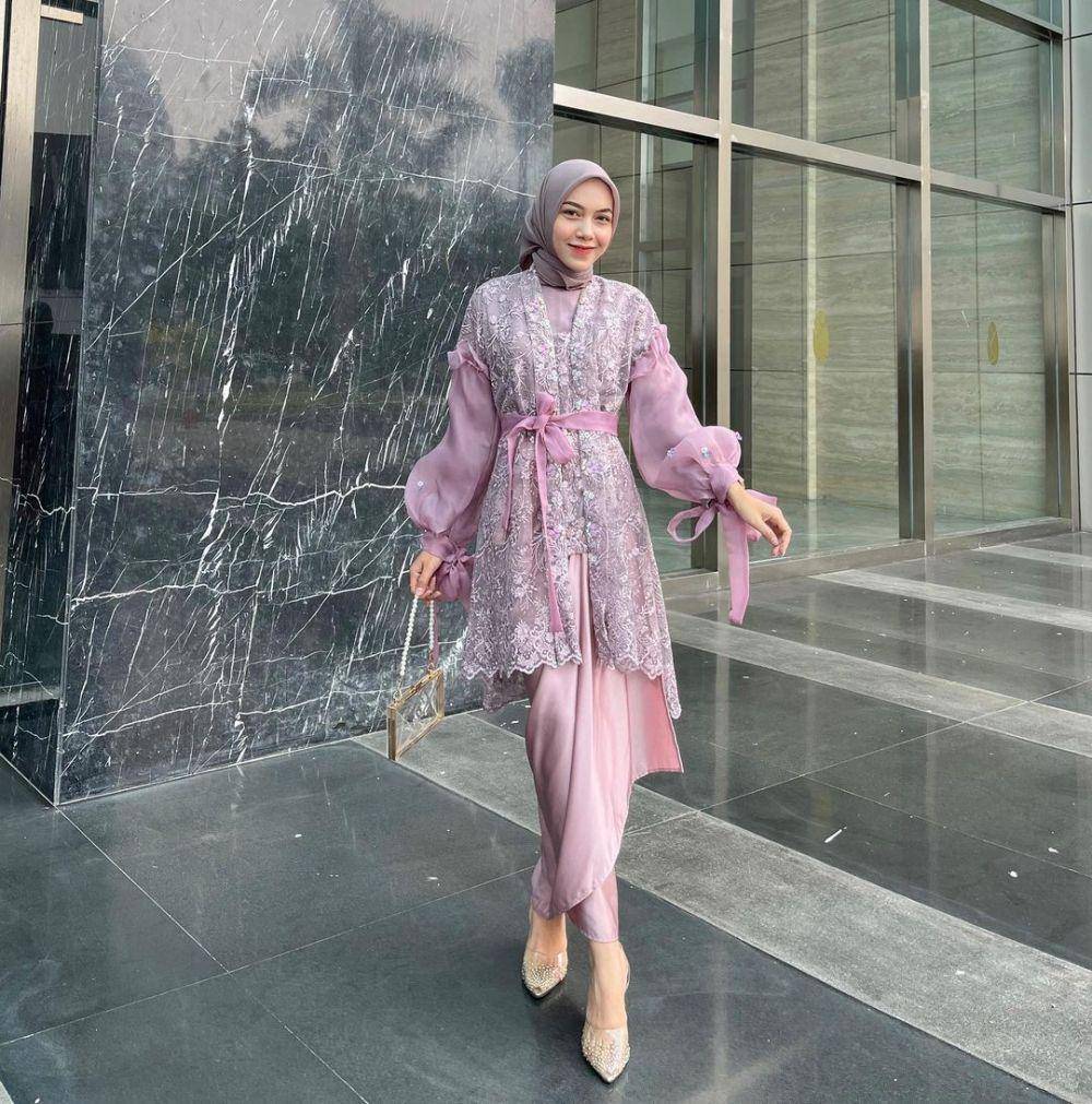 ide kebaya modern untuk kondangan hingga wisuda (instagram.com/nrmaidh_)
