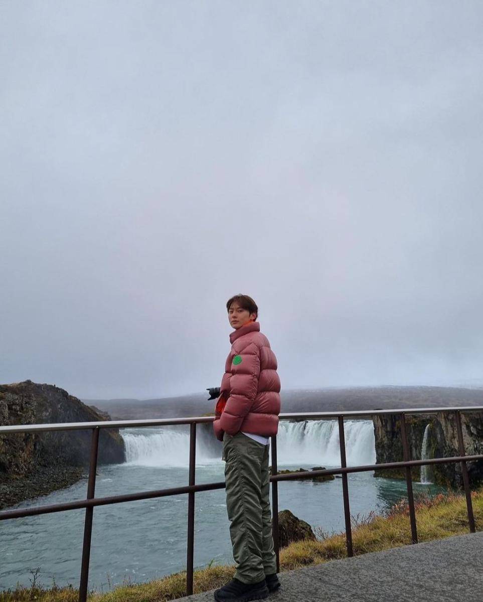 Hwang Min Hyun di Islandia (instagram.com/optimushwang)