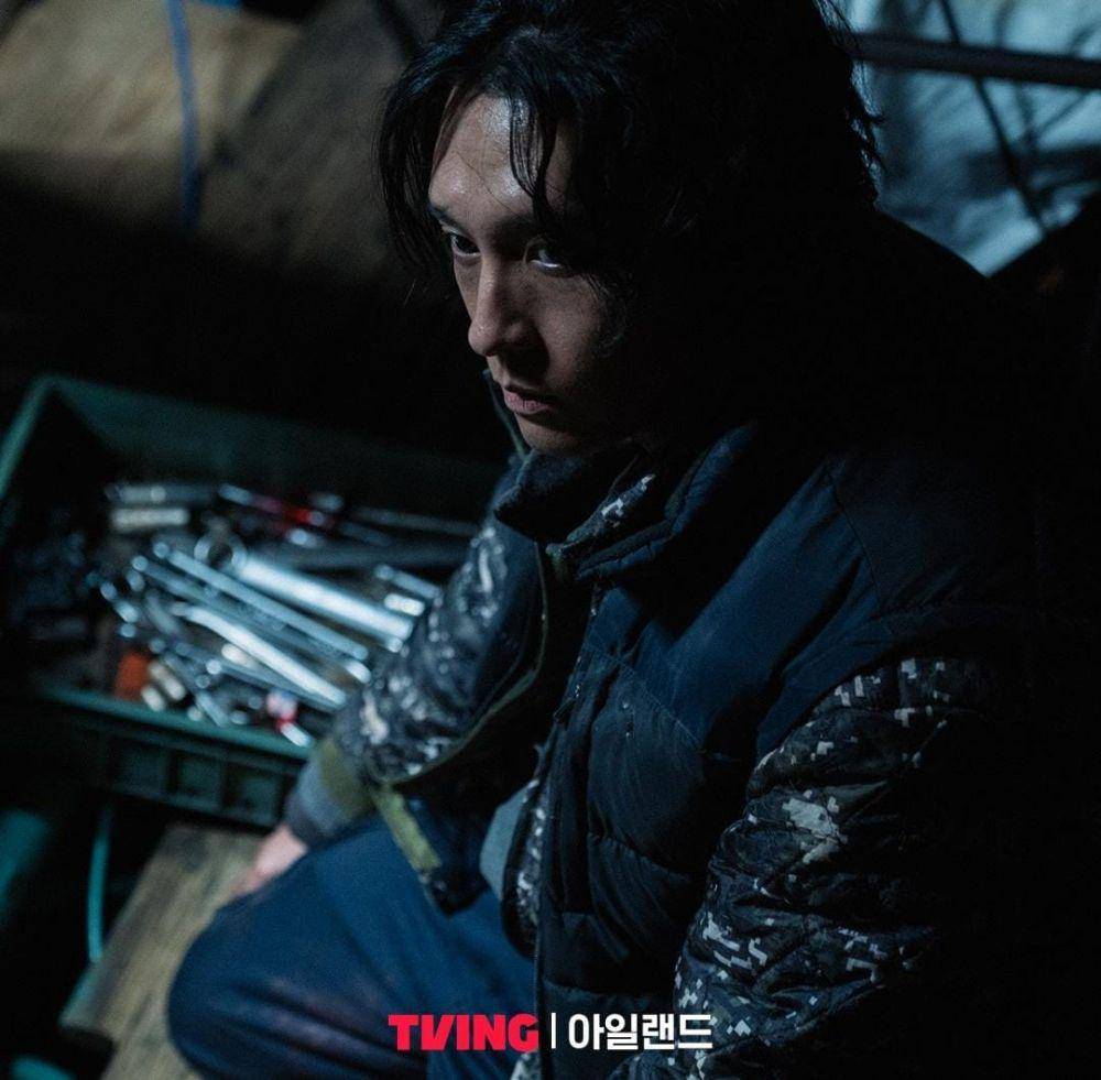 Choi Tae Joon di drama Island (instagram.com/tving.official)