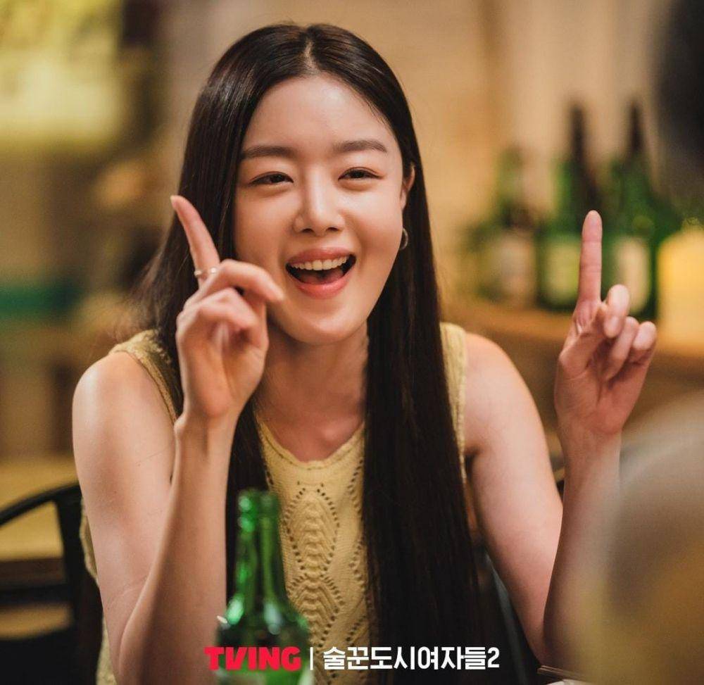 Han Sun Hwa di drama Work Later, Drink Now 2 (instagram.com/tving.official)