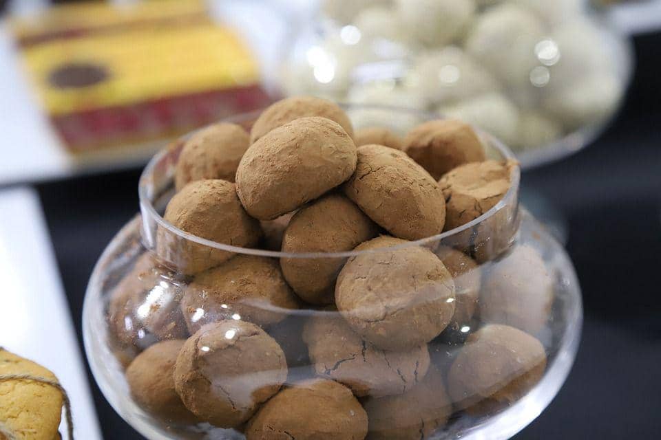 chocolate truffle (pixabay.com/nassimaabbou)