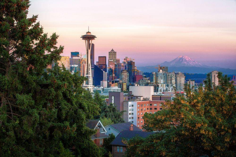 Potret Seattle (unsplash.com/@lucamicheli)