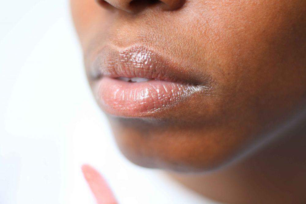 5 Bahan Alami untuk Melembabkan Bibir Pecah-Pecah, Anti Kering