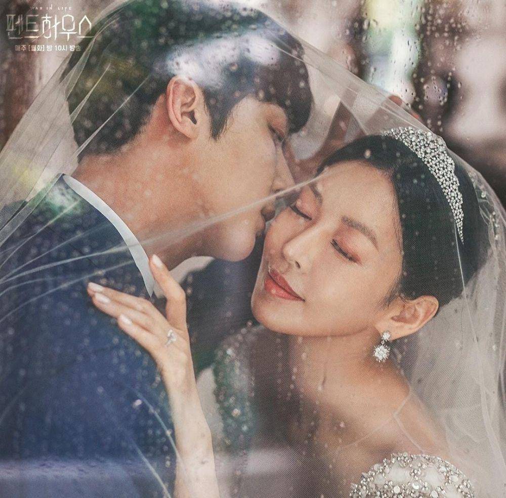 Yoon Jong Hoon dan Kim So Yeon di drama Penthouse (instagram.com/sbsdrama.official)