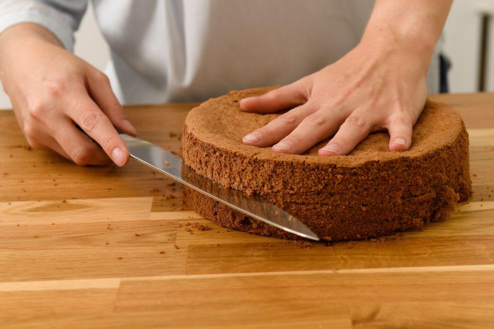 5 Tips Memotong Kue secara Horizontal biar Rata dan Seimbang