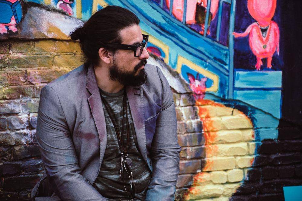 ilustrasi seorang pria (pexels.com/Brett Sayles)