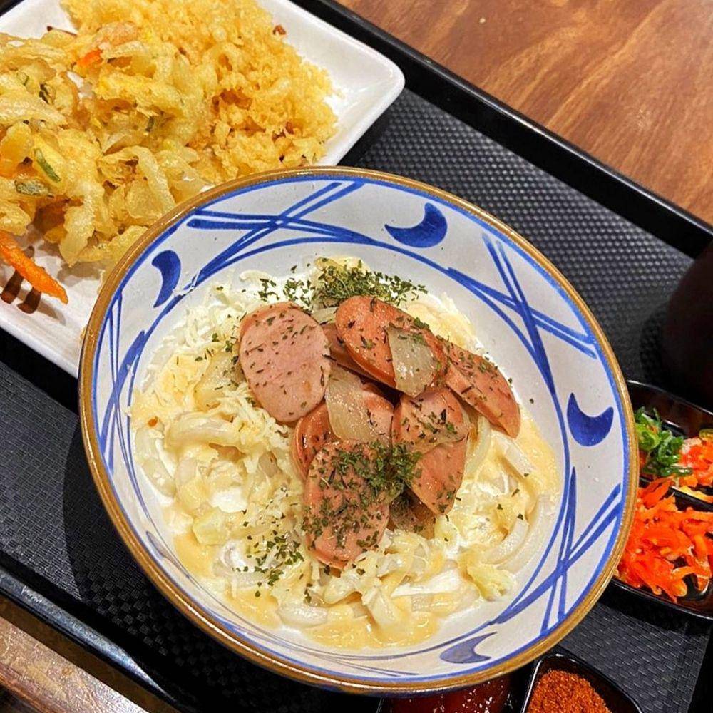 ilustrasi beef karbonara udon (instagram.com/cikarangfooddirectory)