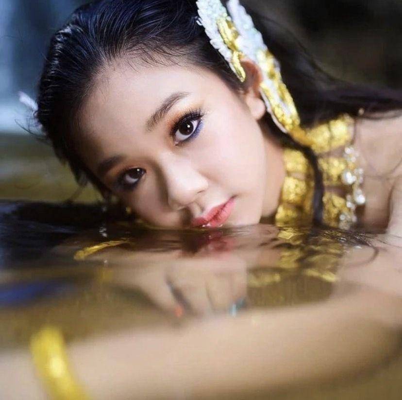 potret Pharita babymonster (instagram.com/pharita__babymonster)