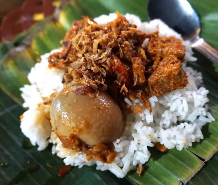 Resep Nasi Ponggol Setan, Nasi Bungkus Khas Tegal yang Rasanya Pedas
