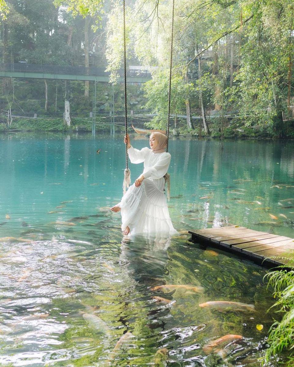 Ririe Fairus jalani pemotretan di Telaga Biru Cicerem (instagram.com/ririe_fairus)