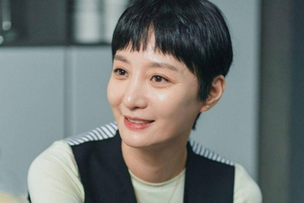 Jo Eun Ji di Strangers Again (instagram.com/channel.ena.d)