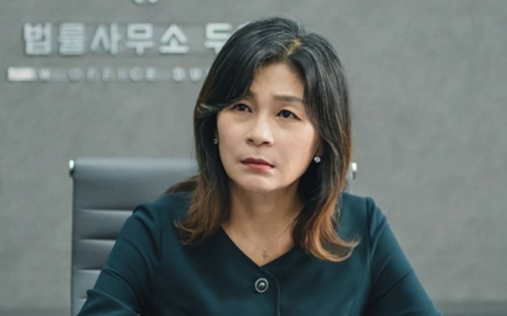 Gil Hae Yeon di Strangers Again (instagram.com/channel.ena.d)