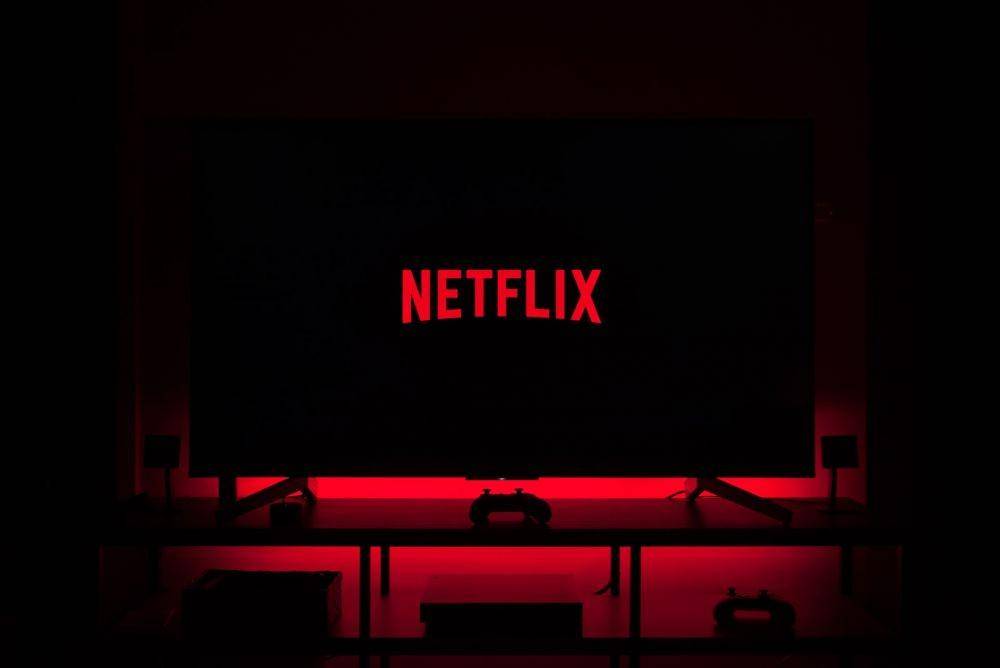 ilustrasi Netflix (unsplash.com/Thibault Penin)