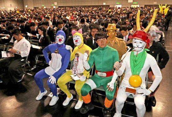 wisuda Jepang kostum cosplay (twitter.com/johnny_suputama)