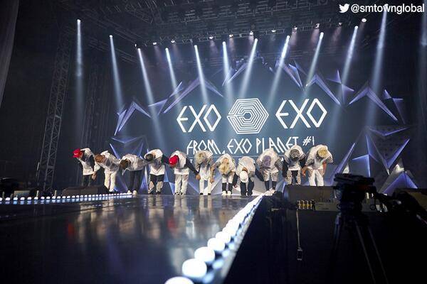konser From, EXO #1: The Lost Planet in Seoul (twitter.com/SMTOWNGLOBAL)