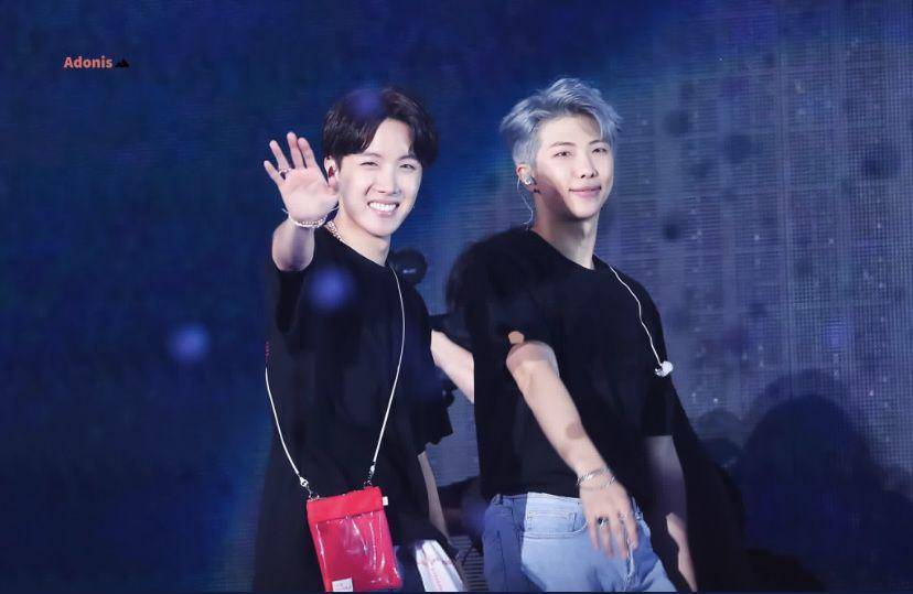 RM dan Jhope/twitter.com/adonis_hoseok