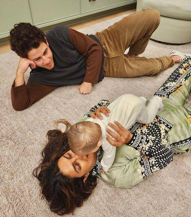 priyanka chopra (instagram.com/priyankachopra)