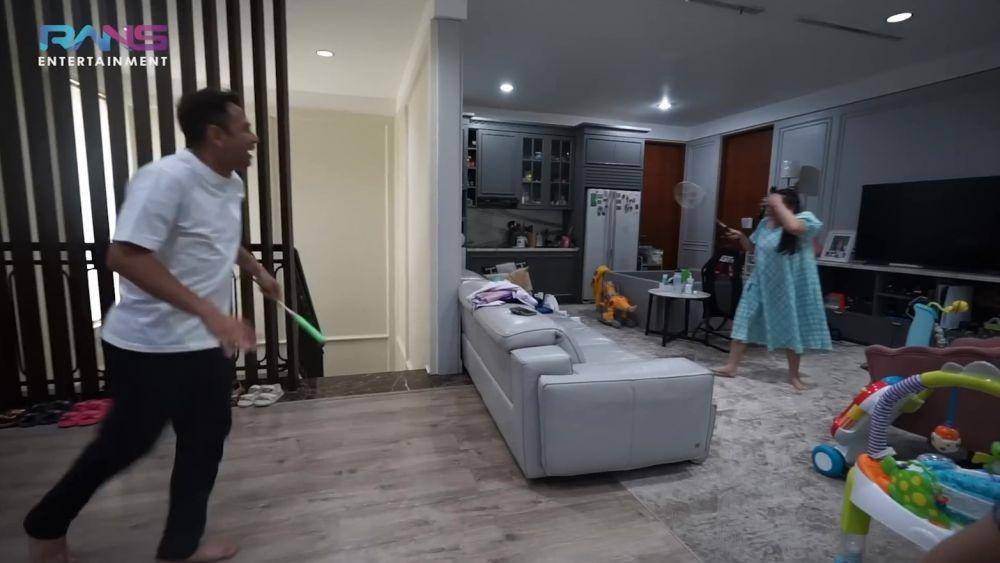 Nagita dan Raffi badminton (YouTube.com/rans entertainment)