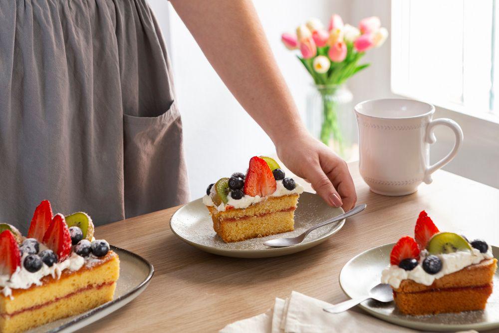 ilustrasi Kue Krim Topping Buah Segar (freepik.com/freepik)