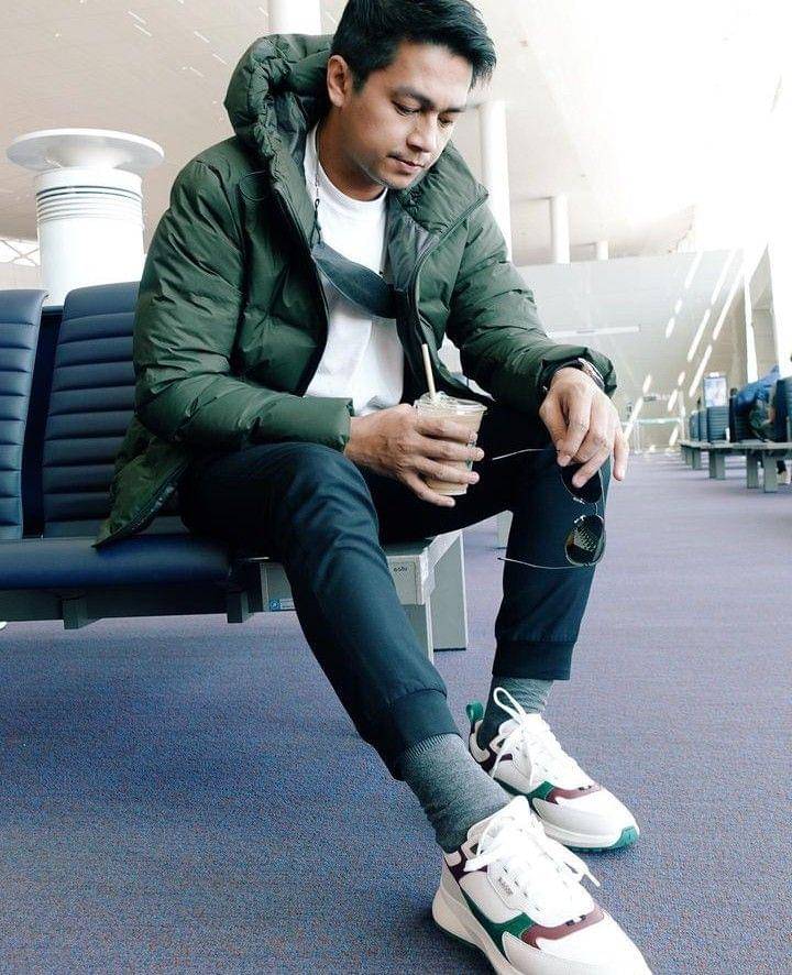 OOTD ala Deva Mahenra (instagram.com/devamahenra)