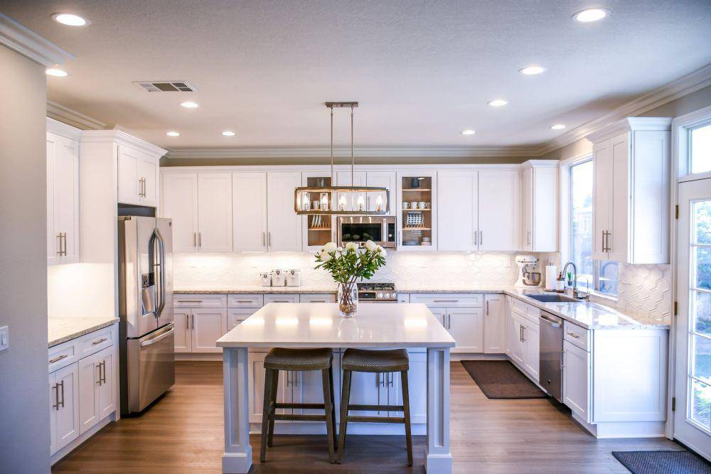 desain interior dapur mini bar (pexels.com/Mark McCamoon)