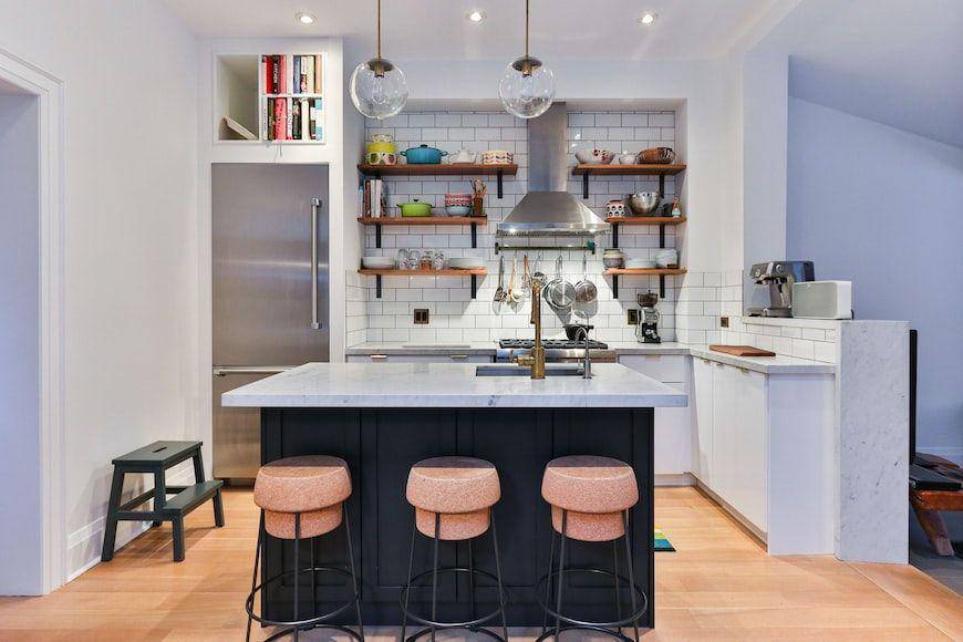 desain interior dapur mini bar (unplash.com/Sidekix Media)