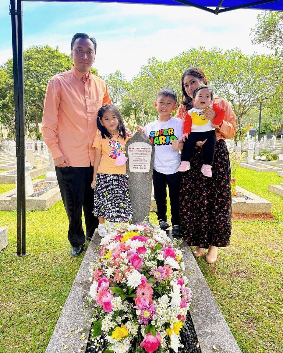 Aliya Rajasa berziarah ke makam Ani Yudhoyono (instagram.com/ruby_26)
