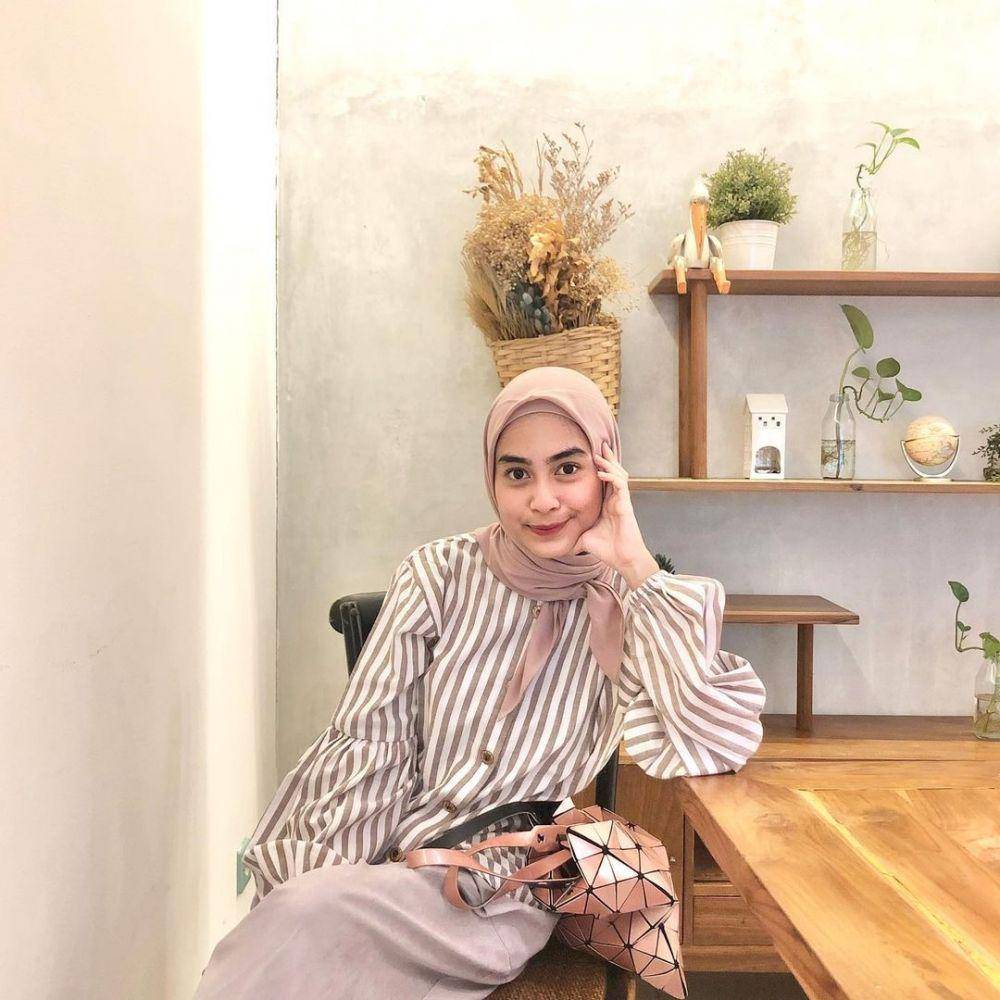 padu padan kemeja motif ala Dianty Annisa (instagram.com/diantyy.a)