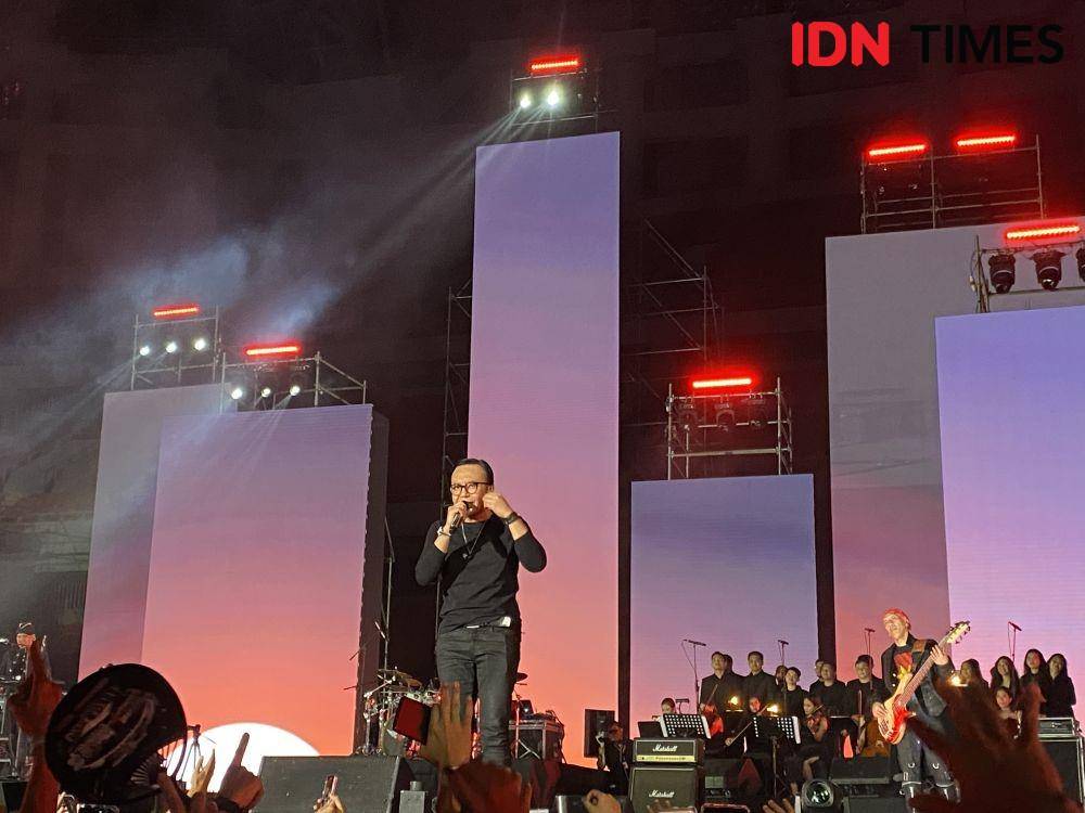 Ari Lasso bawakan lagu hampa (dok.IDN Times/Stephanie Risyana)