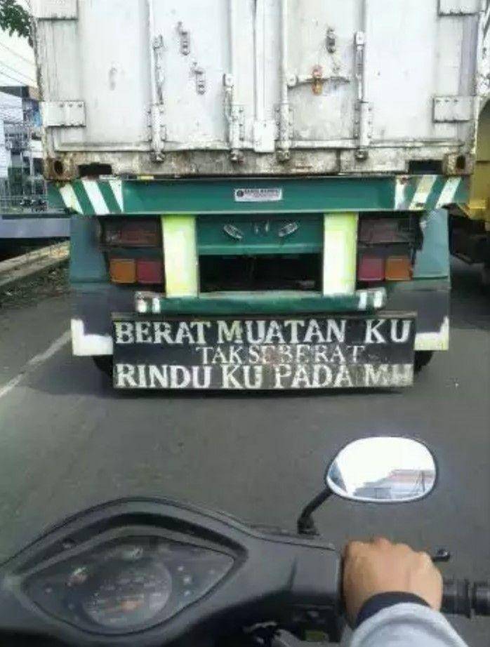 kata-kata galau di belakang truk (instagram.com/memecomic.id)