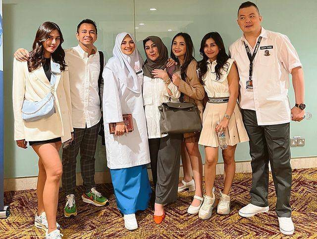 Raffi nonton konser Melly (Instagram.com/raffinagita1717)