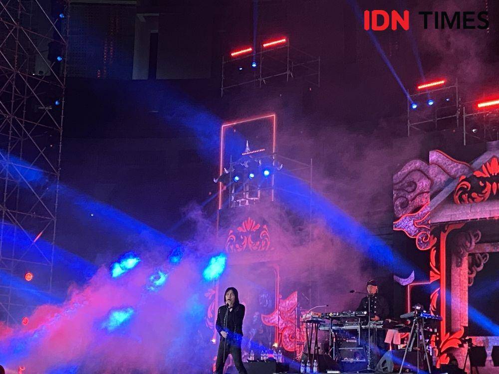Once Mekel bawakan lagu Dewi (dok.IDN Times/Stephanie Risyana)
