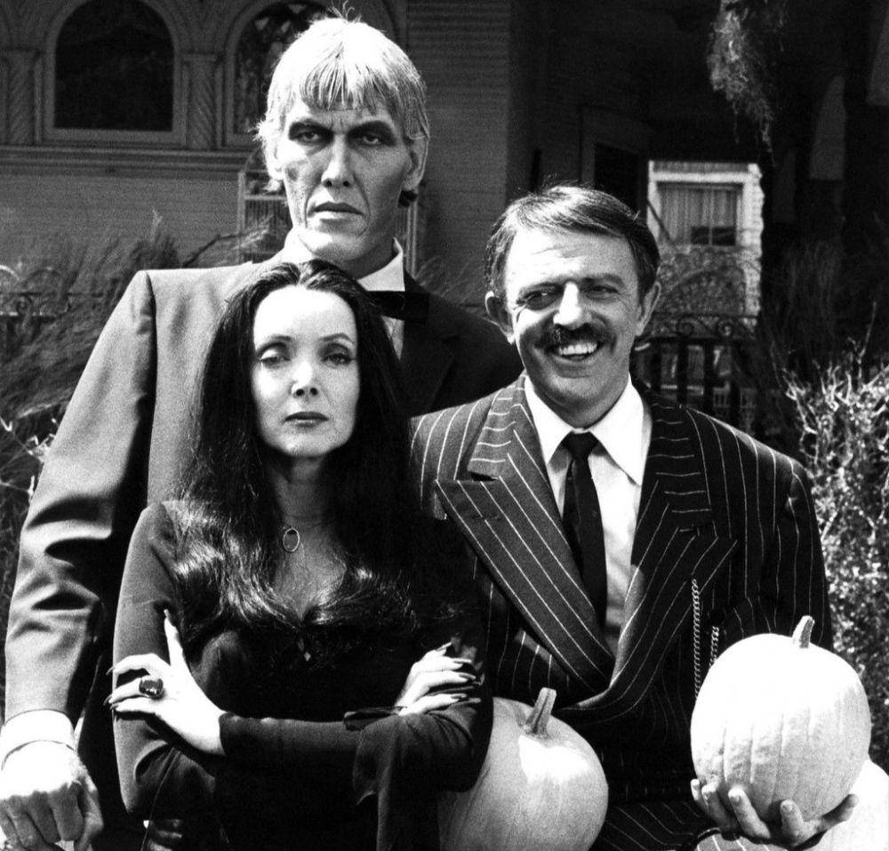 potret pemain The Addams Family spesial Halloween (commons.wikimedia.org/NBC Television)