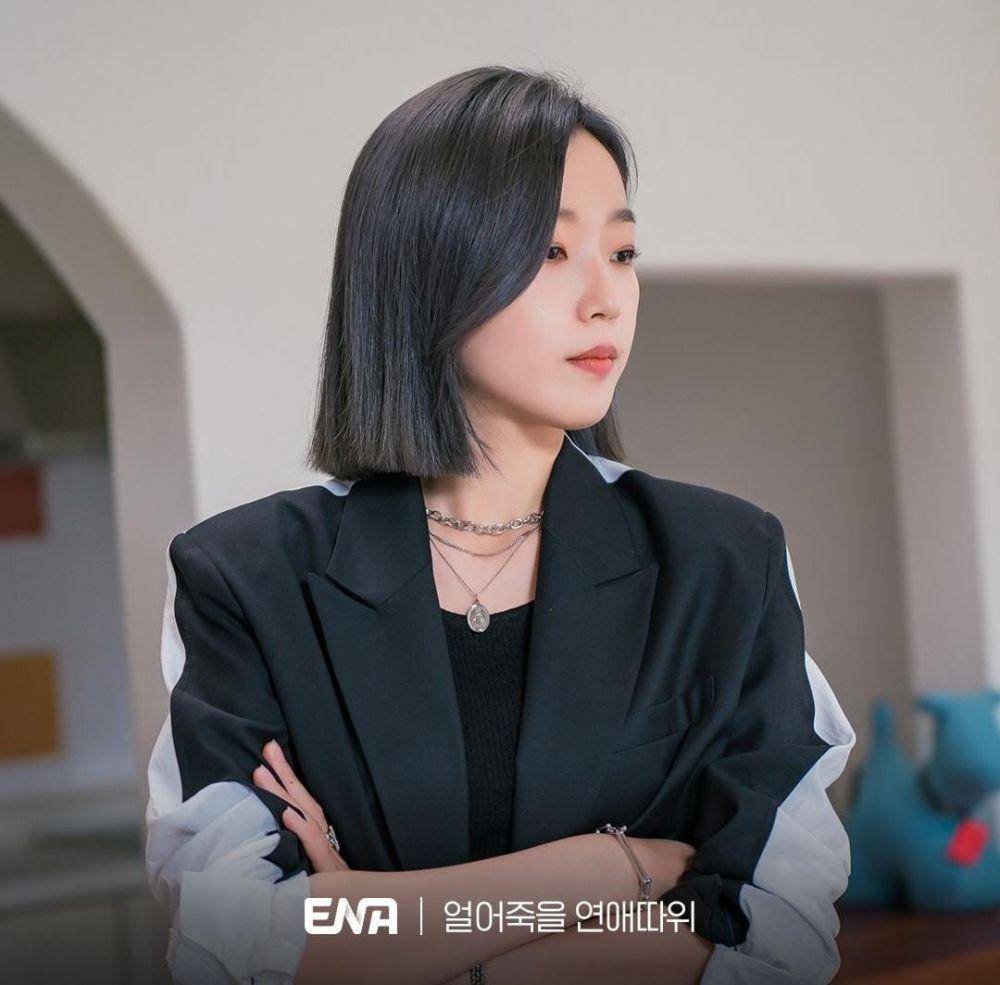 Jo Soo Hyang di drama Love is for Suckers (instagram.com/channel.ena.d)