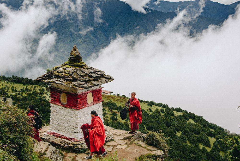 ilustrasi kultur agama di Bhutan (unsplash.com/@adliwahid)