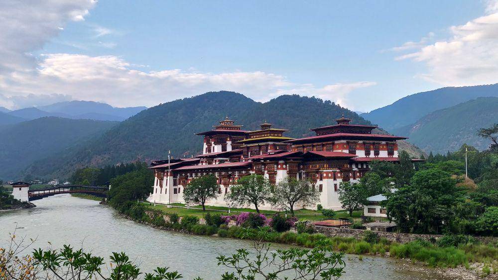 ilustrasi cuaca di Bhutan (unsplash.com/@nihar21)