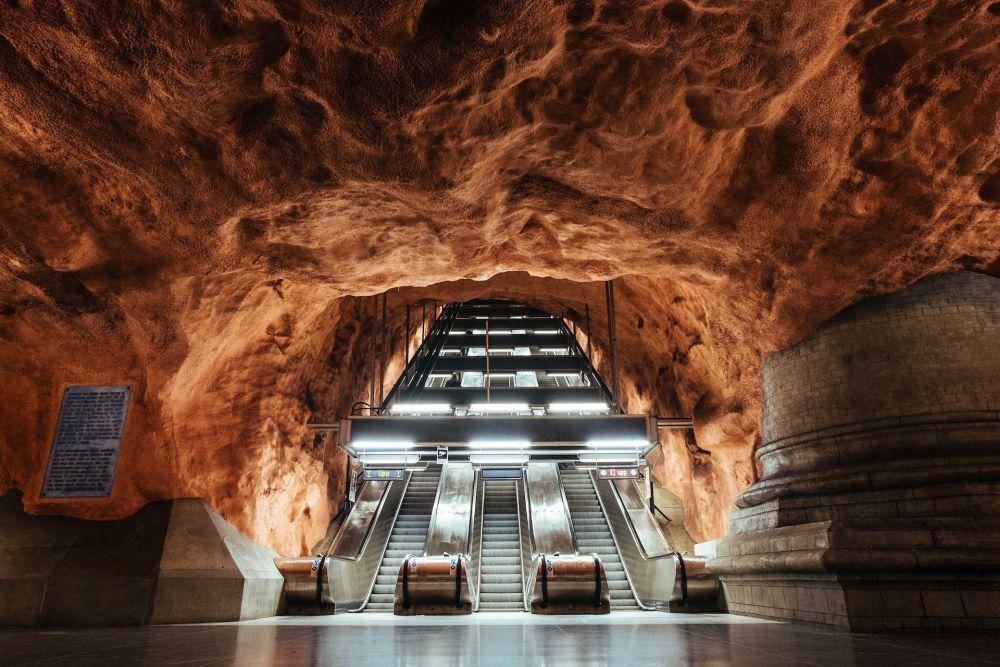 ilustrasi Stasiun Radhuset di Stockholm (unsplash.com/Robert Bye)