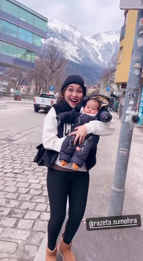 Ayu Ting Ting di Austria (instagram.com/ayutingting92)