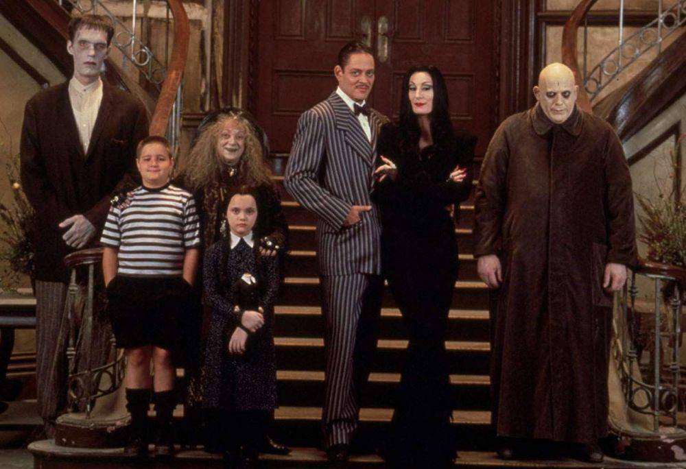 pemeran The Addams Family tahun 1991 (syfy.com)