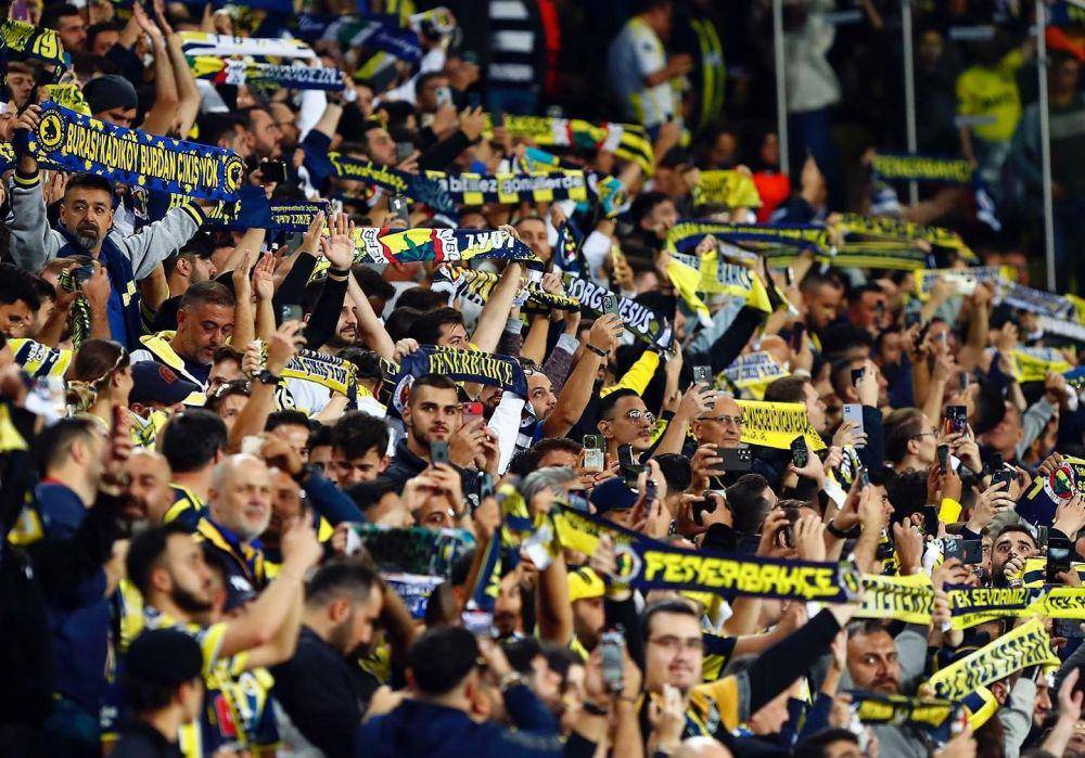 suporter Fenerbahce (instagram.com/fenerbahce)