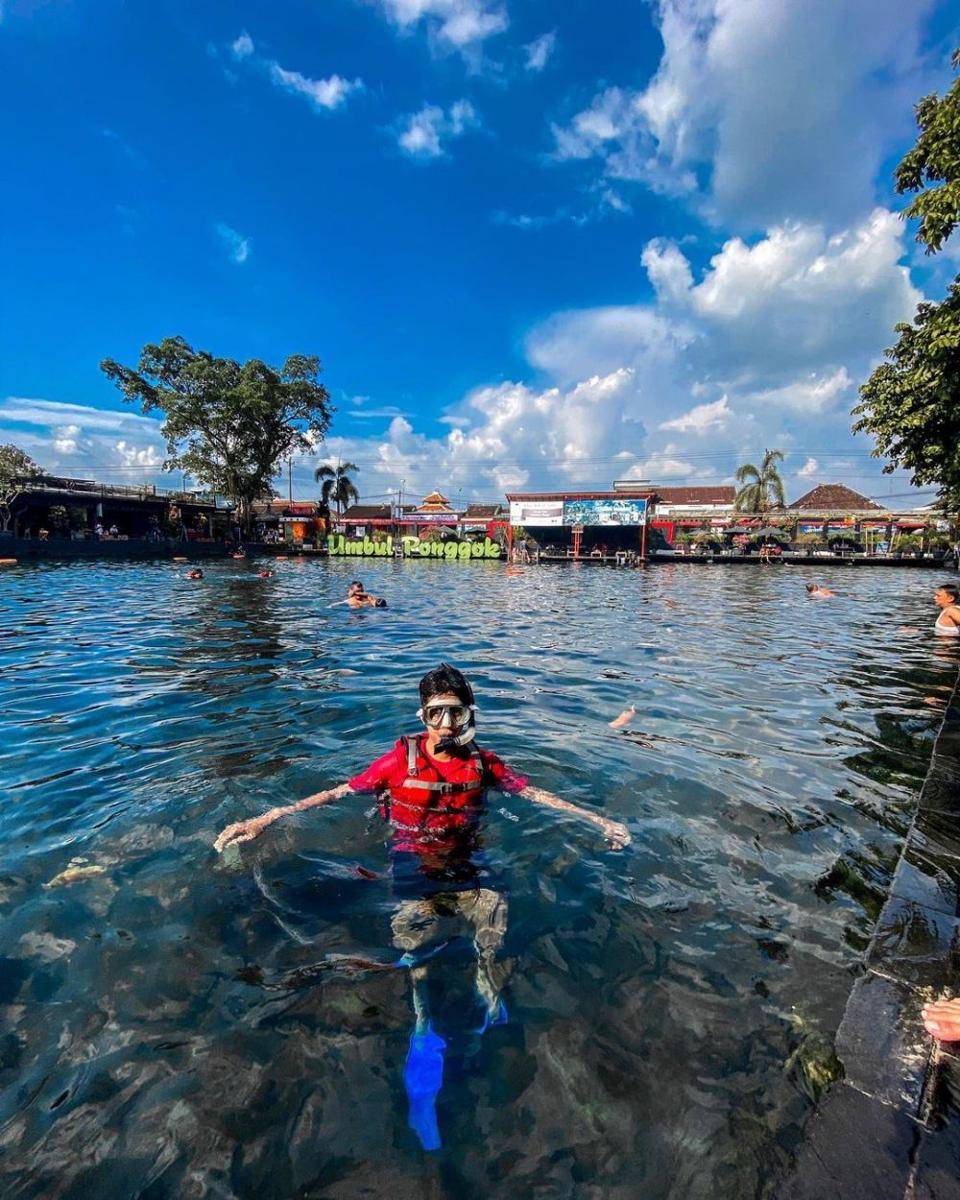 Wisata Umbul Ponggok, Klaten (instagram.com/maxi_millian.n)