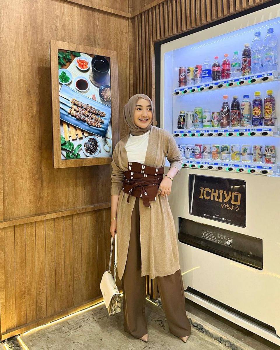 mix and match brownie outfit ala Thafanya Sabila (instagram.com/thafanyads)