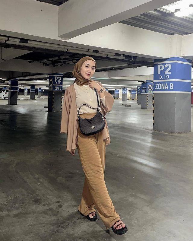 mix and match brownie outfit ala Thafanya Sabila (instagram.com/thafanyads)