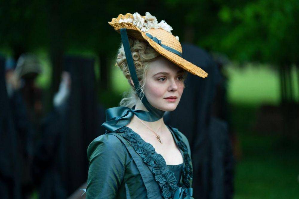 Elle Fanning dalam serial The Great (instagram.com/thegreathulu)