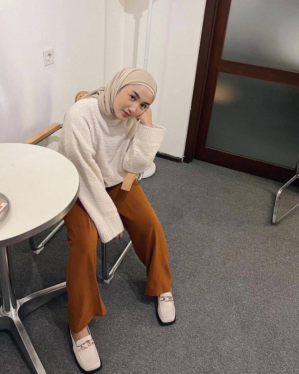 mix and match brownie outfit ala Thafanya Sabila (instagram.com/thafanyads)