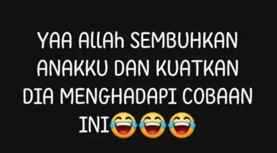 momen salah pilih emoticon (twitter.com/mazzini_gsp)