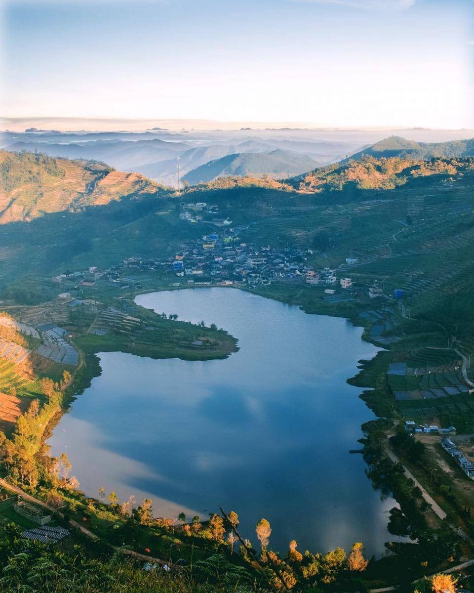 Potret kawasan Dataran Tinggi Dieng di Wonosobo (unsplash.com/nusakelana)