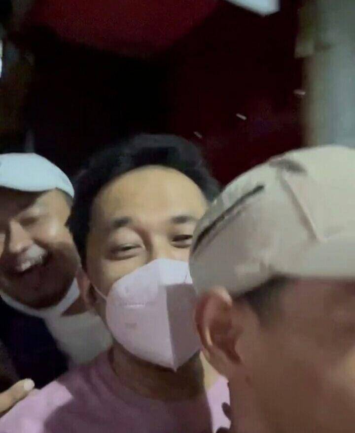 perjuangan Hanung Bramantyo nonton Dewa 19 (instagram.com/hanungbramantyo)